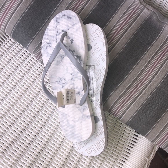 NEW with tags Flip flops - Picture 2 of 6